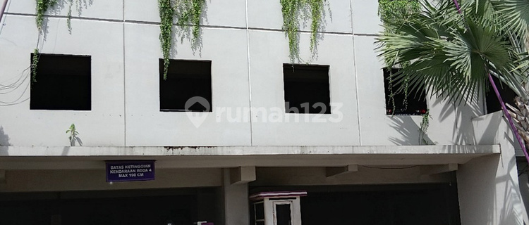 Hotel Jl. Petempen Malang, Kembangsari, Semarang Tengah, Semarang 1