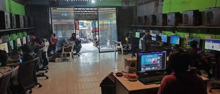 Ruang Usaha Nge Blong Mainroad Sariasih, Sarijadi, Sukasari 1