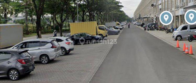 DISEWAKAN CEPAT STRATEGIS RUKO BARU GREEN LAKE CITY HADAP BOULEVARD JALAN UTAMA PARKIR SANGAT LUAS 1