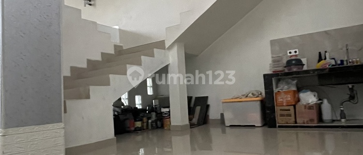 Cool Mezzanine House 10x15 150m2 Ready to Use Suitable for Residence or Office in Cengkareng Bojong Indah Near KRL 1