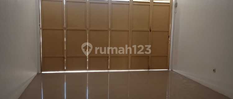 For Rent: Cheap Shop House in Sayap Banjaran 1