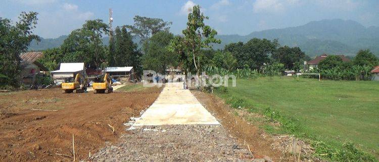 Tanah kavling nempel jalan Transyogi, siap bangun rumah permanen 1