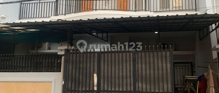 Nice House in Complex Near Panakkukang Mall Makassar 1