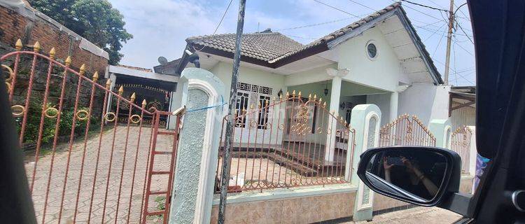 Jual Rumah Strategis di Jl. Raya Margasari, Karawang Timur, Harga Nego  1