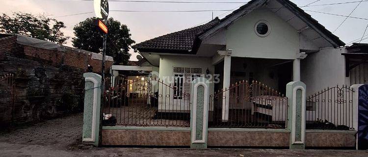 Jual Rumah Strategis di Jl. Raya Margasari, Karawang Timur, Harga Nego  1