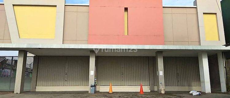 Dijual Eks Supermarket Bagus Lokasi di Jalan Raya Parung, Bogor 1