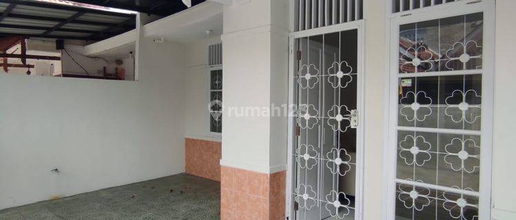 Dijual Rumah Lingkungan Aman Nyaman Sudah Renovasi di Daerah Thb, Bekasi 1