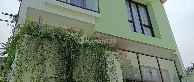 Dijual Rumah Kebon Jeruk 3 lantai Private Cluster E Balcony  1