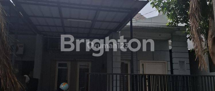 RUMAH LOKASI STRATEGIS 5 MENIT STASIUN LRT 1
