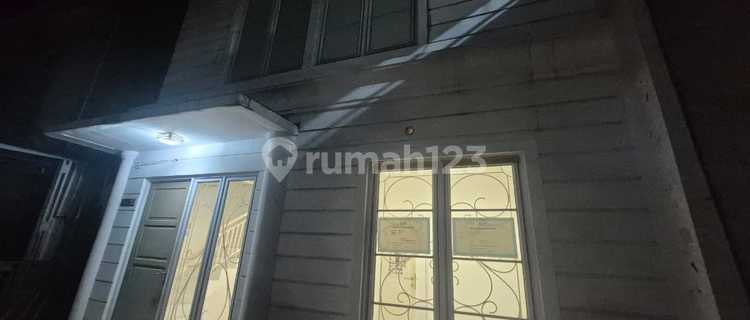 Rumah Strategis Grand Depok City 1