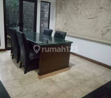 Di sewakan rumah 2 lantai di Jalan cikutra bandung  1