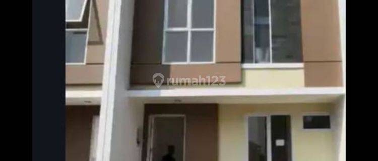 Di jual rumah 2 lt bagus siap huni di Grand Batavia tqngerang 1