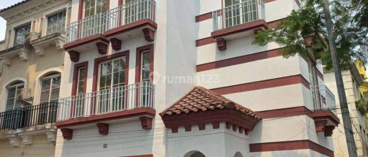 Ruko 3 Lantai Plaza Eropa imam Bonjol Lippo Karawaci Tangerang  1
