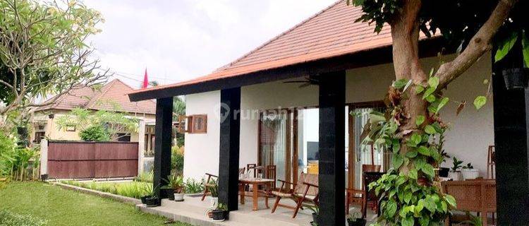 Rumah dengan halaman luas Fully Furnished di Pering dekat Ketewel dan Sanur 1