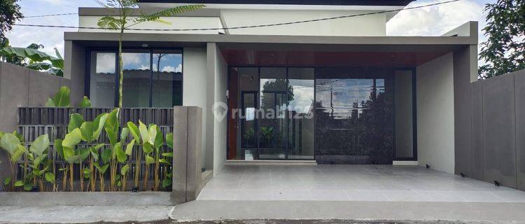 Rumah Cantik Modern SHM Purwomartani Sleman Yogyakarta 1