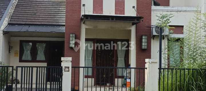 For Sale Strategic House Suitable for Office in Grand Wisata Cluster Festive, Bekasi 1