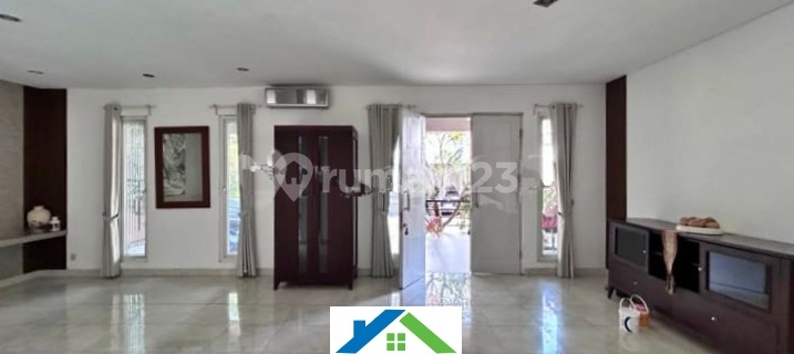 Disewakan Rumah Cozy dan Strategis di Raffles Hills Cibubur 1