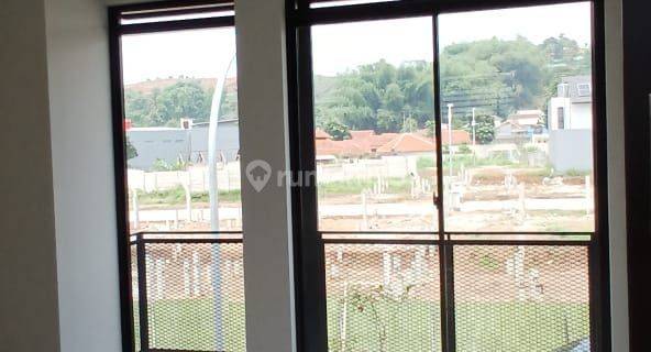 Disewakan RUMAH BARU siap hunidi Kota Baru Parahyangan 1