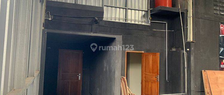 Gudang Dan Kantor Disewakan di Pinggir Jalan Parangtritis Mantrijeron Yogyakarta 1