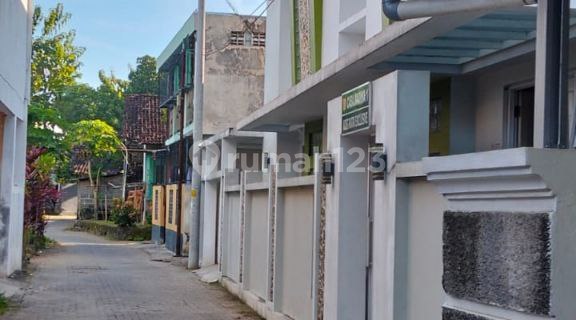 Exclusive Girls' Boarding House Fully Furnished behind UNISA Nogotirto Gamping Sleman 1