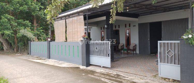 Rumah Bagus Unfurnished SHM di Jl Wates Km 10, Bantul Yogyakarta 1