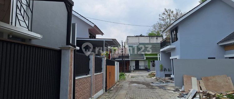 Rumah Mezzanine Skandinavia Kampus UMY Ringroad Selatan Kasihan 1