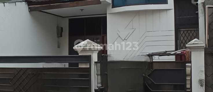 Affordable 2-Story House Strategic Good Condition Ready to Occupy Pondok Kelapa 1
