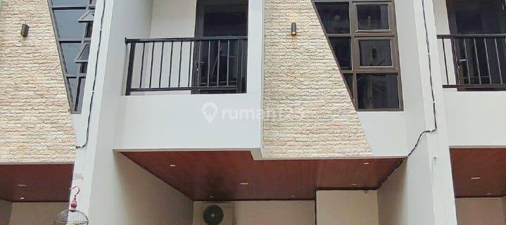 Rumah 2 Lantai Bagus Jl. Jatinegara Kaum, Jakarta Timur 1