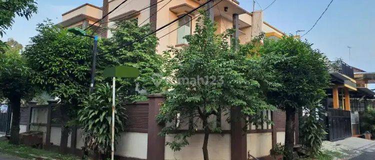 Rumah 2 Lantai Bagus SHM di Komplek Pondok Kelapa , Jakarta Timur 1