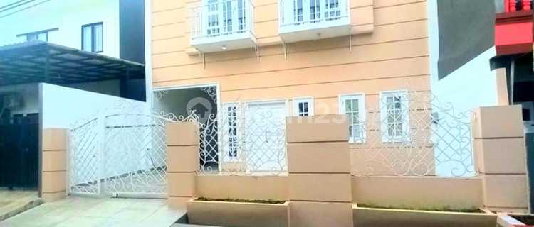 Luxurious 2-Storey House with SHM in Galaxy Bekasi Selatan, Bekasi 1