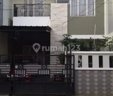 Ready-to-Occupy House in Pondok Bambu Duren Sawit, Safe, Comfortable, and Strategic Location Close to the Main Road 1