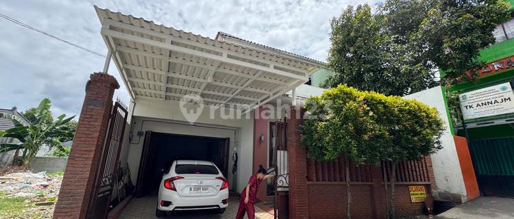 Rumah Siap Huni Full Furnished SHM Jatiwaringin, Bekasi 1