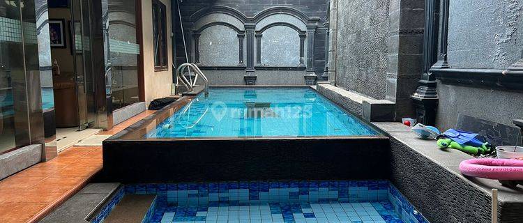 Rumah Secondary Ada Kolam Renang di Duren Sawit 1
