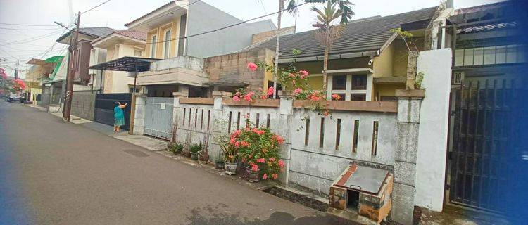 Rumah 1,5 lantai kokoh siap huni di Rawamangun Jakarta Timur  1