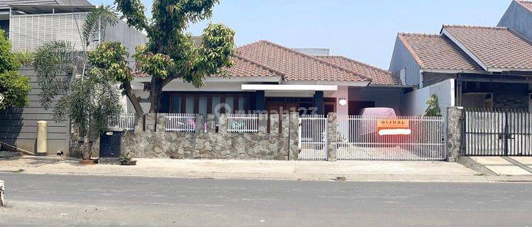 Rumah dijual siap huni di komplek puri gading jatiwarna Bekasi 1