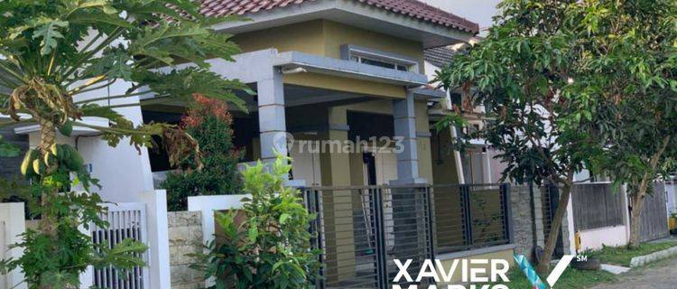 dijual rumah istimewa di jl. Panji Suroso 1