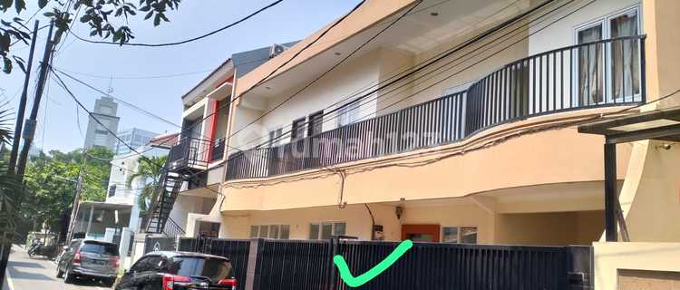 Super Affordable House 2 Floors on Jl Petojo Enclek 3, Petojo Selatan, Gambir 1