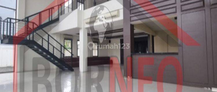 Kantor Bagus Di Pinggir Jalan Besar Kota Balikpapan 1