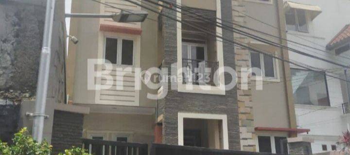 Kost 400 m2 SHM Menteng, Jakarta Pusat X4XQLT 1