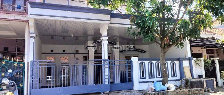 Rumah Tingkat Kondisi Terawat di Boulevard Hijau 71297 Er 1