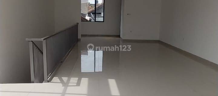 Dijual Ruko Baru 2 Lantai Modern di Mainroad Gatot Subroto 1