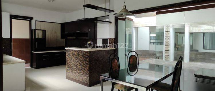 Dijual Murah Butuh Uang Rumah Siap Huni Furnish di Setra Indah 1