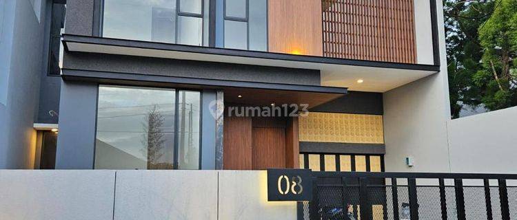 Dijual Rumah Baru Modern Minimalis di Komplek Elite Setraduta 1