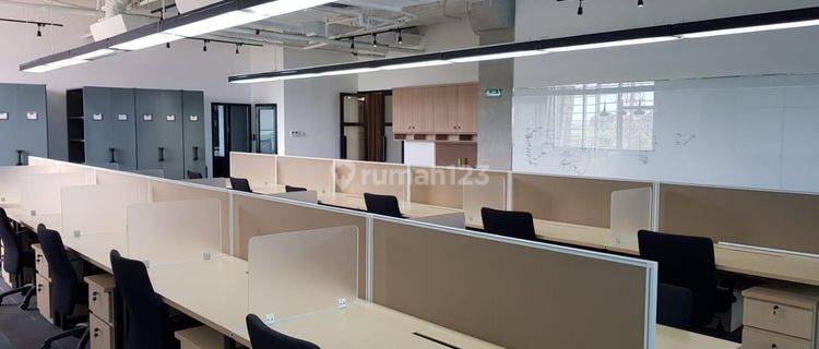 Sewa Kantor 420 M2 Full Furnish di Taman Sari Hive Office Cawang 1