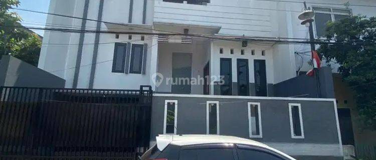 Rumah Sewa Dekat Gandaria City Kebayoran Lama Jakarta Selatan 1