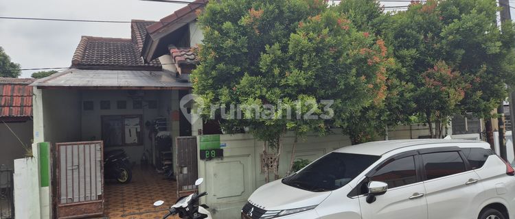 For Sale, Ready-to-Occupy House in Larangan, Tangerang 1