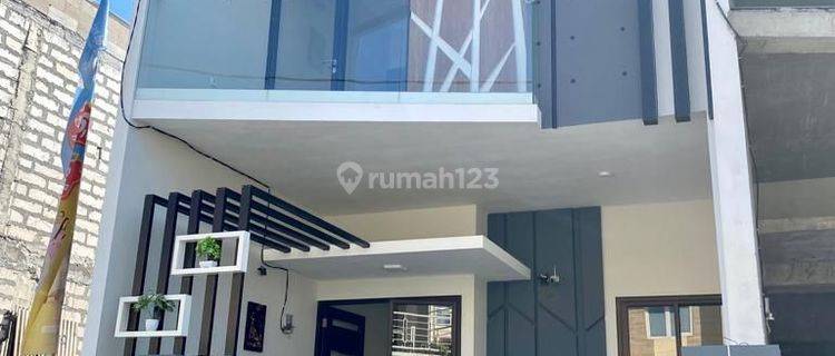 Rumah 2 Lantai Dekat Dengan Kampus Petra 1