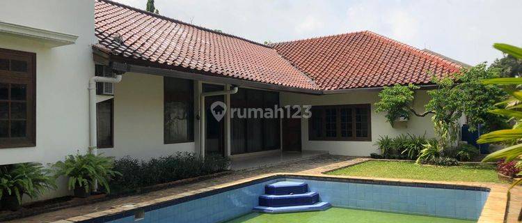 Disewakan Rumah 2 Lantai Strategis di Patra Kuningan 1