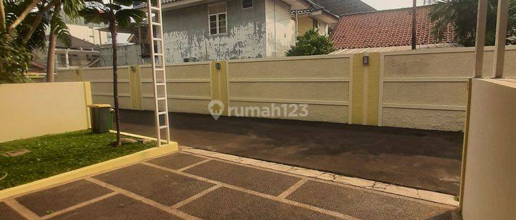 Disewa Rumah Nyaman di Mampang prapatan Semi Furnished  1