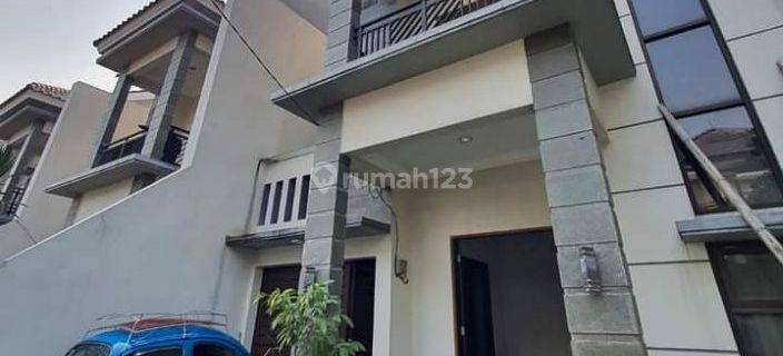 Rumah Cantik dan Mewah di Pejaten Lokasi Aman dan Nyaman 1